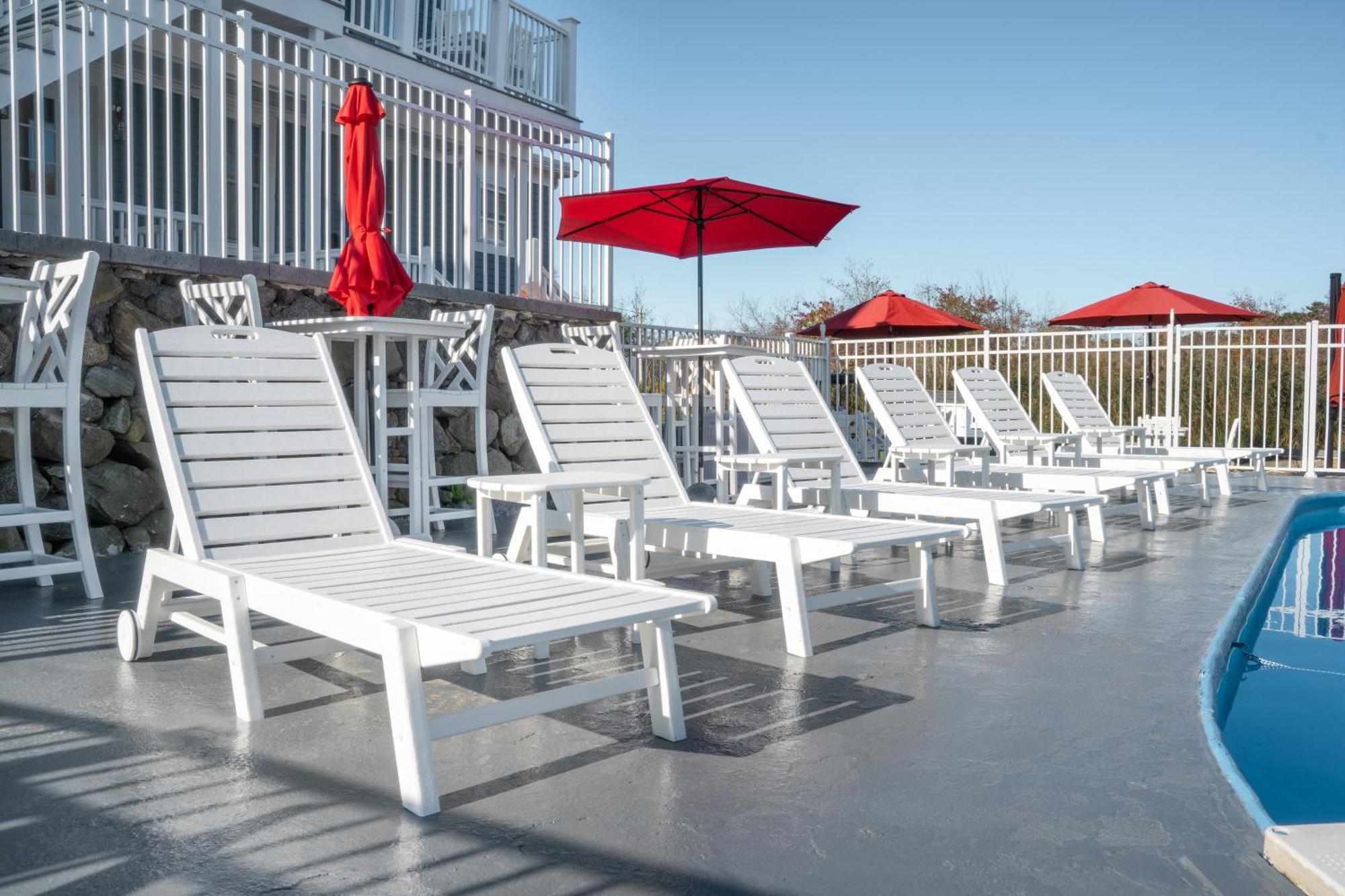 935 Ocean, A Beachside Inn Hampton Exterior photo