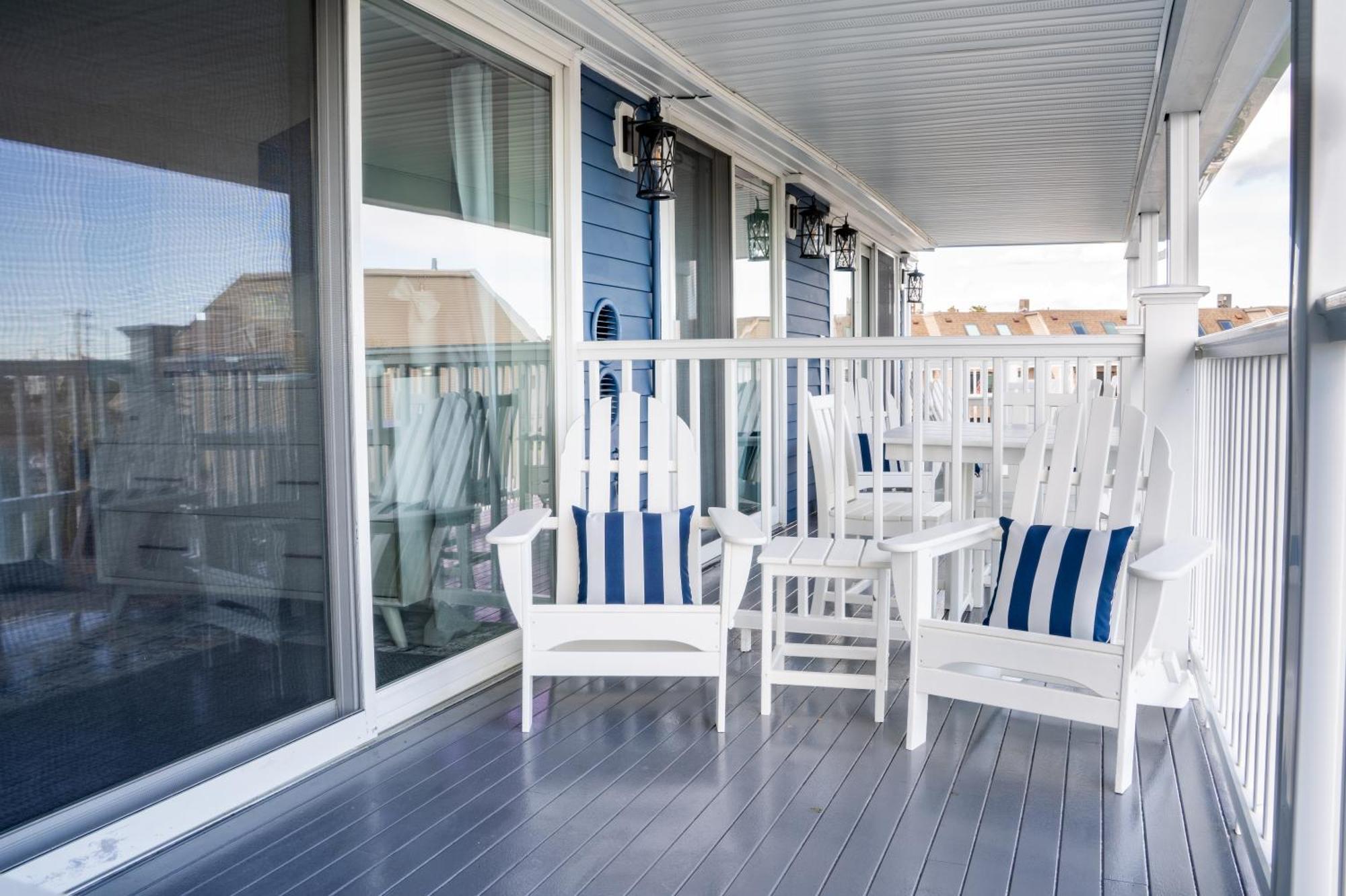 935 Ocean, A Beachside Inn Hampton Exterior photo